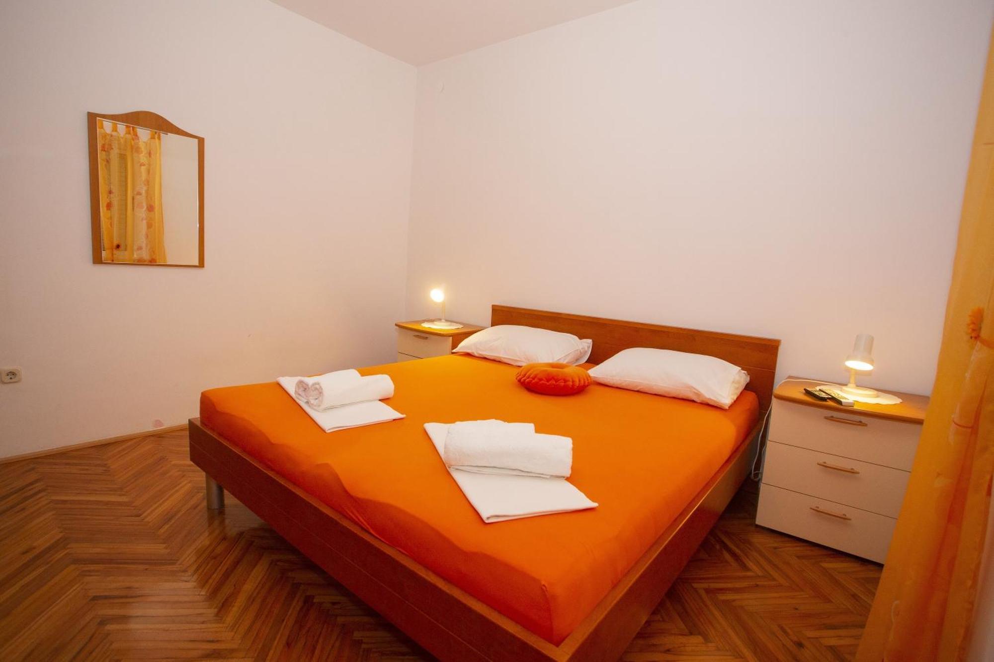 Apartments With A Parking Space Podgora, Makarska - 12816 Номер фото